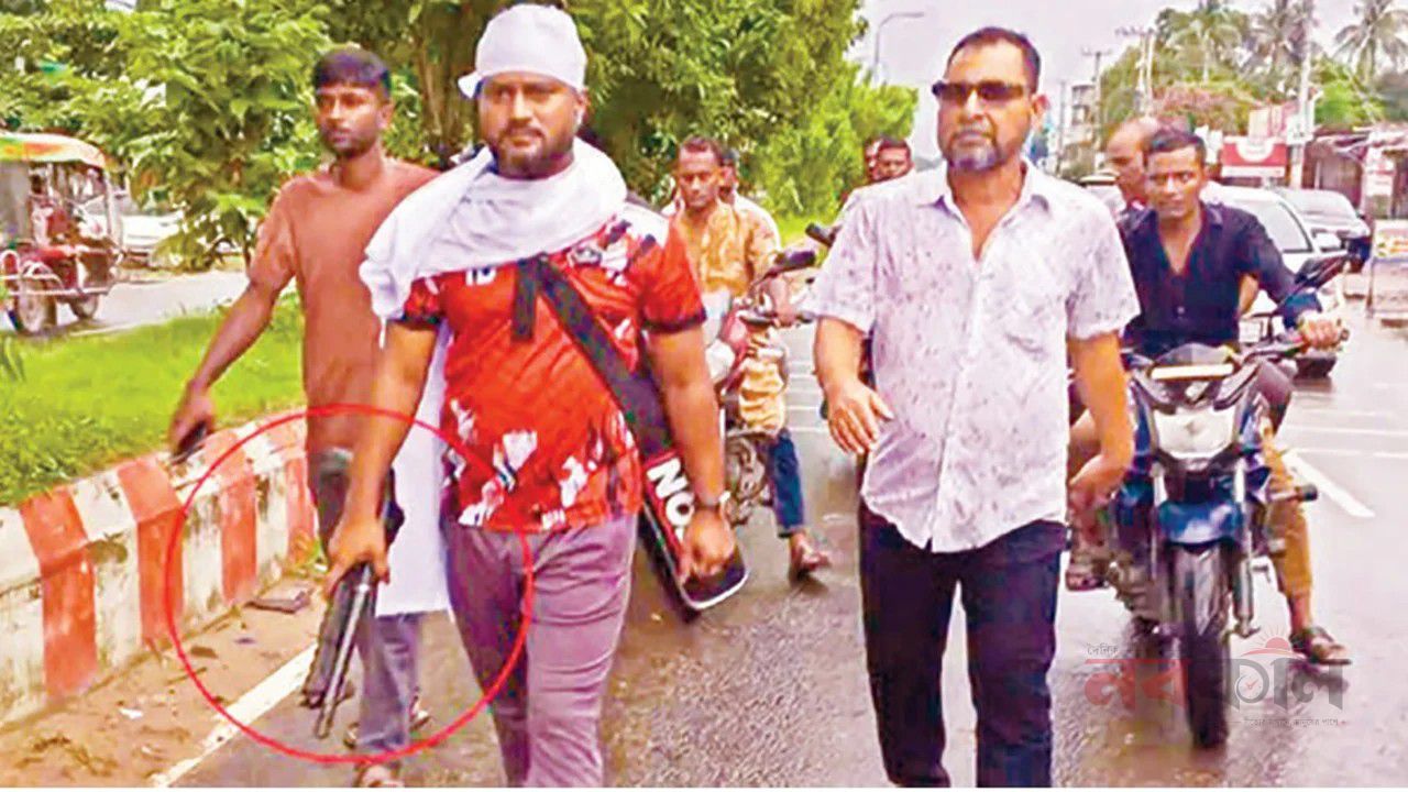 ঈশ্বরদীতে বিএনপির বিরোধে বারবার সংঘর্ষ, গুলিবিনিময় ও অস্ত্রের মহড়া