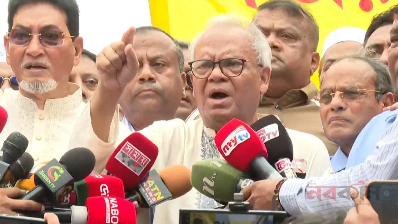 খালেদা জিয়া গণতন্ত্রের প্রতীকে পরিণত হয়েছেন: রিজভী