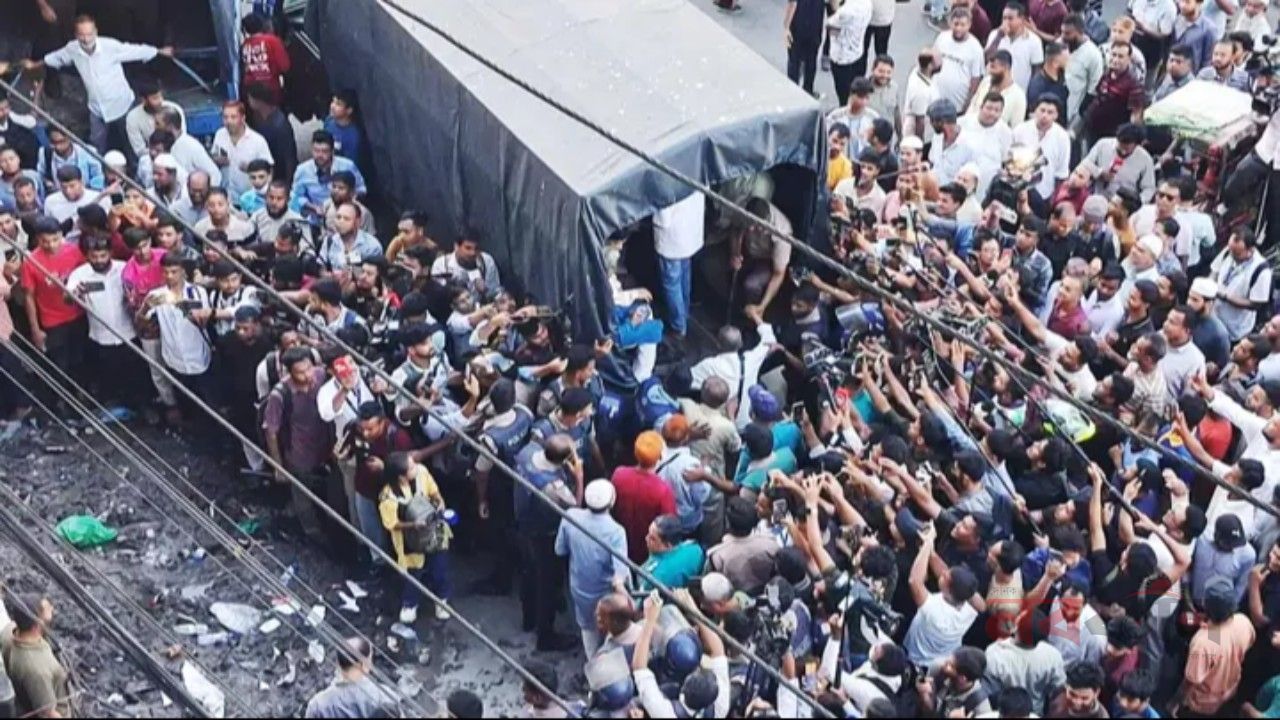 গুলিস্তানে জাসদ কার্যালয়ে অভিযান, ২৬০ জনের বেশি আটক