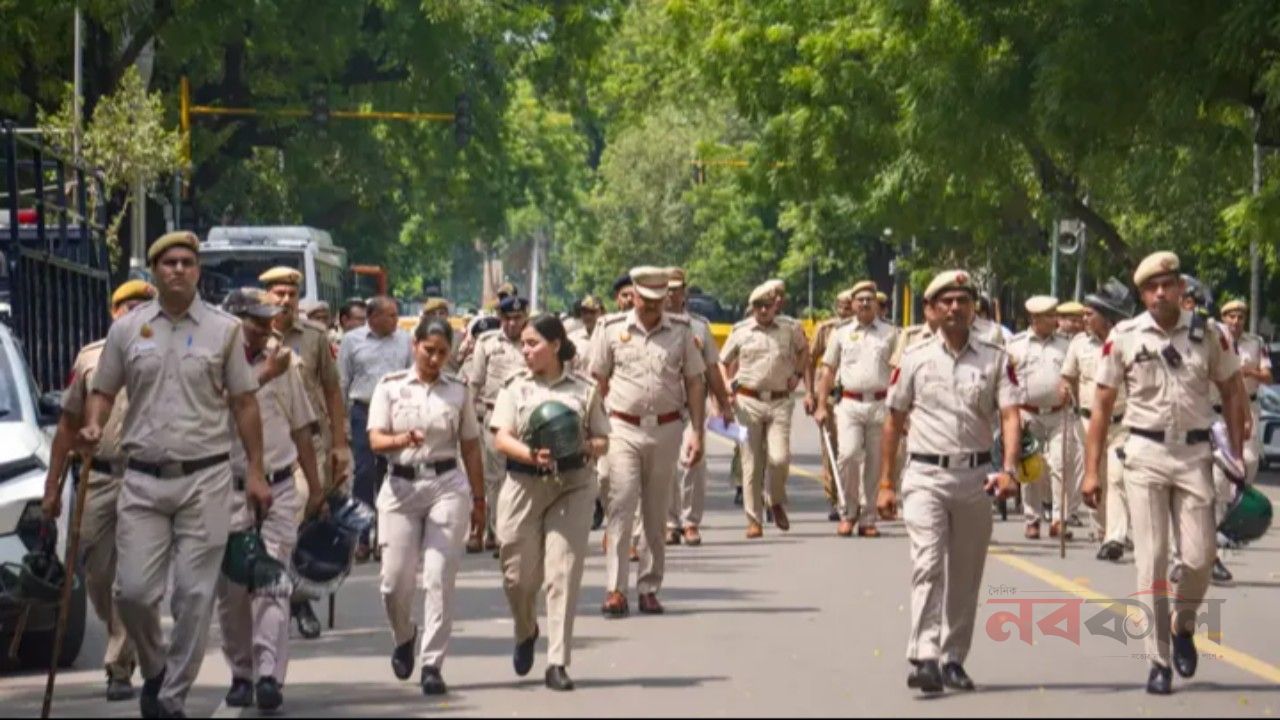 দিল্লিতে ৪১ হাজার নিরাপত্তাকর্মী মোতায়েন, বন্ধ ৪৫ মেট্রো স্টেশন