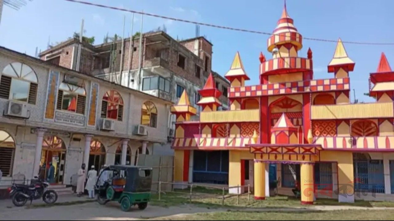 একই আঙিনায় মন্দির-মসজিদ সম্প্রীতির অনন্য দৃষ্টান্ত লালমনিরহাটে
