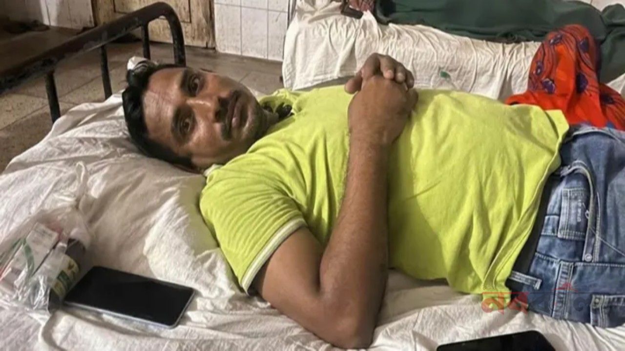মাগুরায় বিএনপির দুই পক্ষের সংঘর্ষের ভিডিও করতে গিয়ে সাংবাদিককে মারধরের অভিযোগ