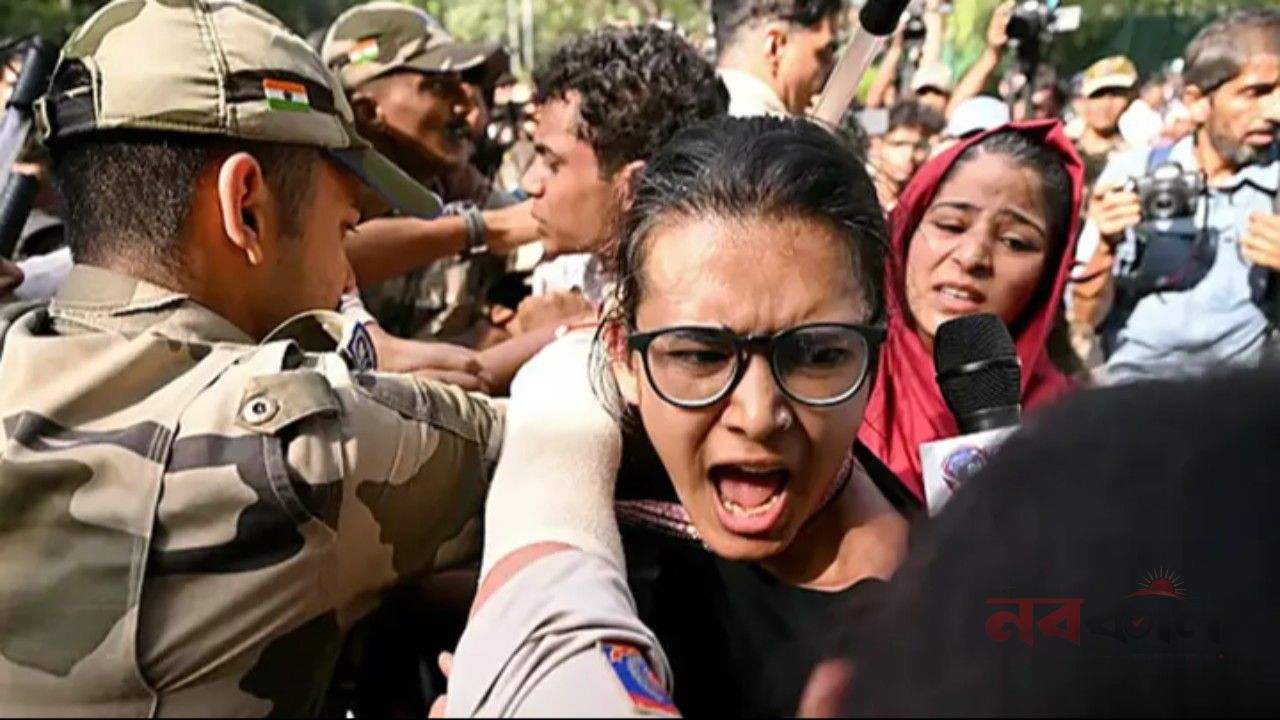 ভোট চোর, গদি ছোড় স্লোগানে উত্তাল ভারত, চাপে মোদি সরকার